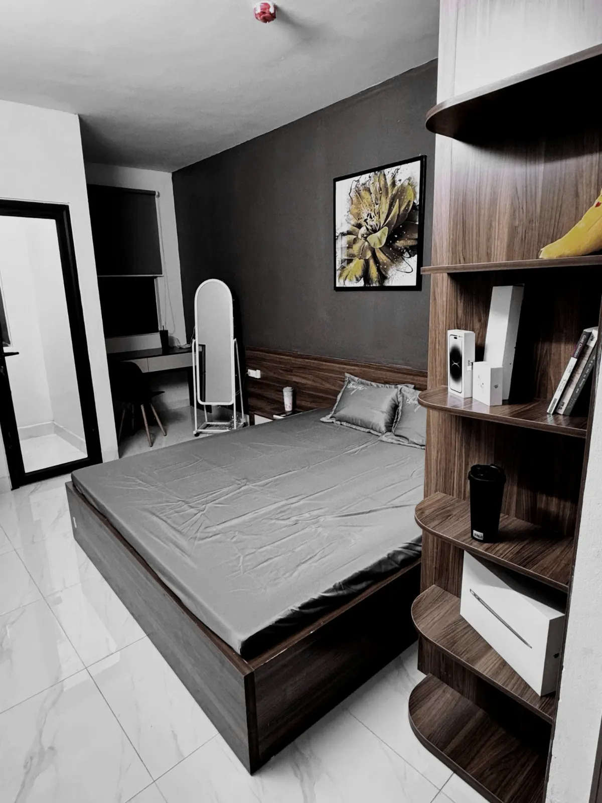 listing card gallery